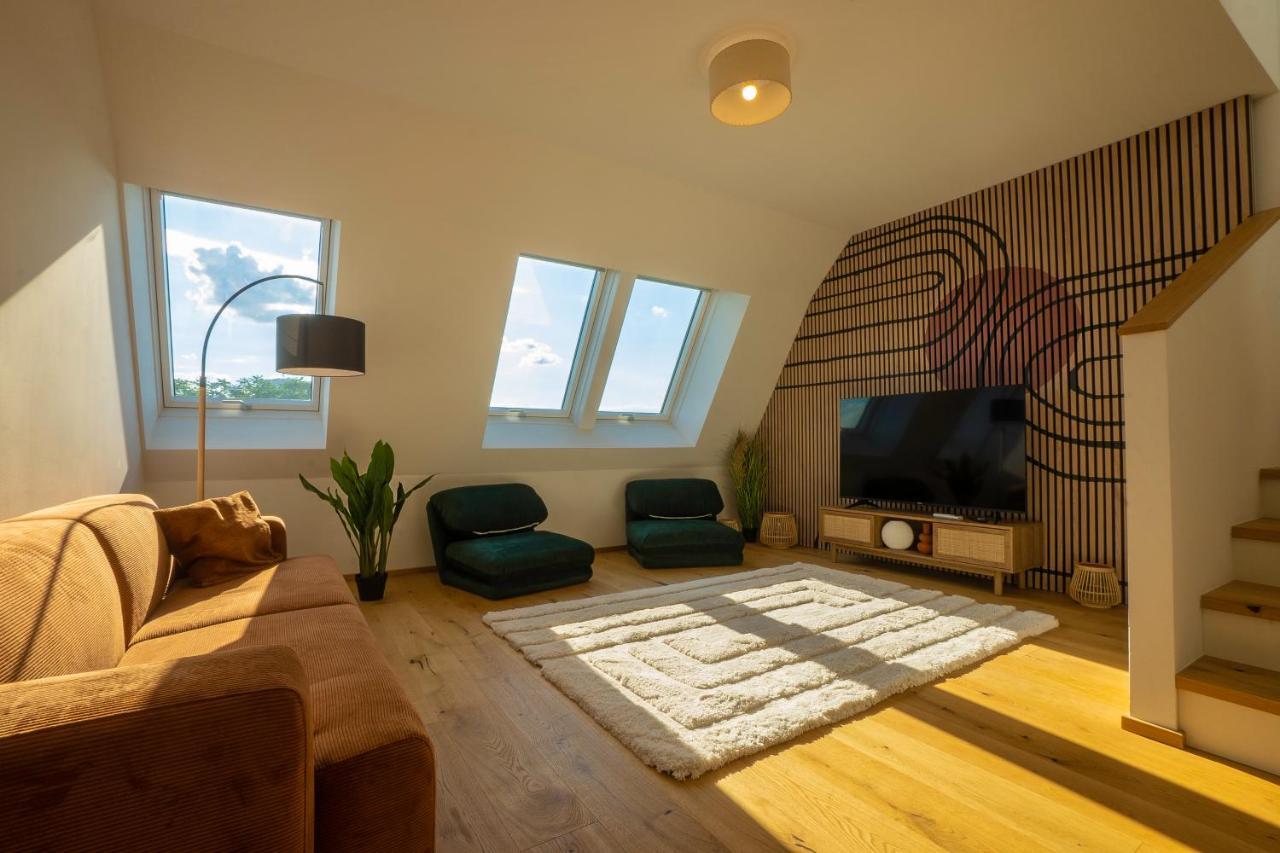Orestaliving - Penthouse In 2Nd District With View Відень Екстер'єр фото